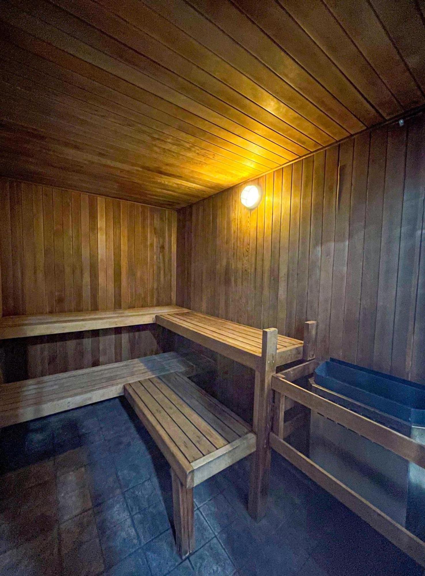 Alpenglow Lodge Queen Boho Studio By Mva Whistler Exterior foto
