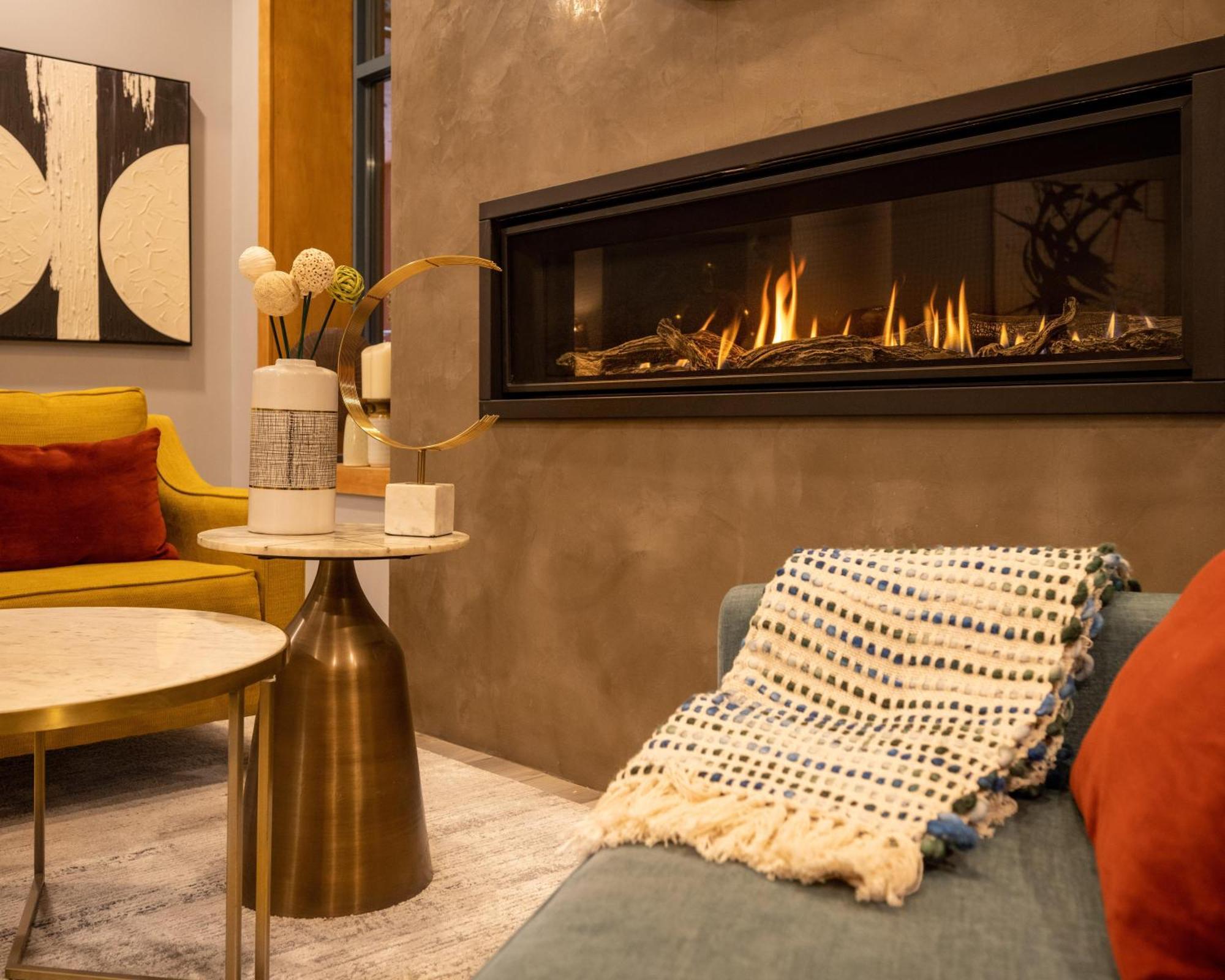 Alpenglow Lodge Queen Boho Studio By Mva Whistler Exterior foto